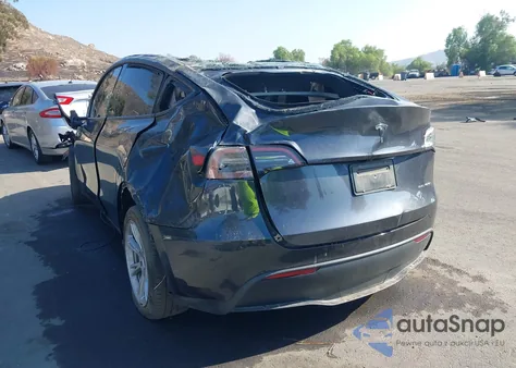 2024 Tesla Model Y Long Range Dual Motor All-Wheel Drive из США, поврежденный, VIN 7SAYGDEE0RF079441